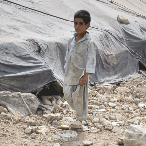 Fugitivas e fugitivs en scola